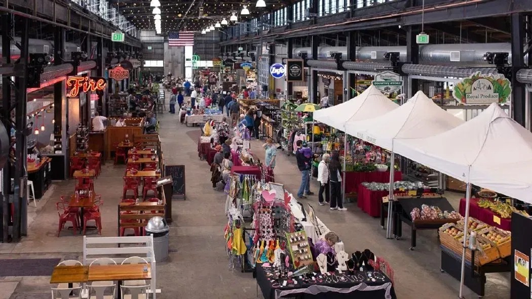 Pybus Market indoor photo